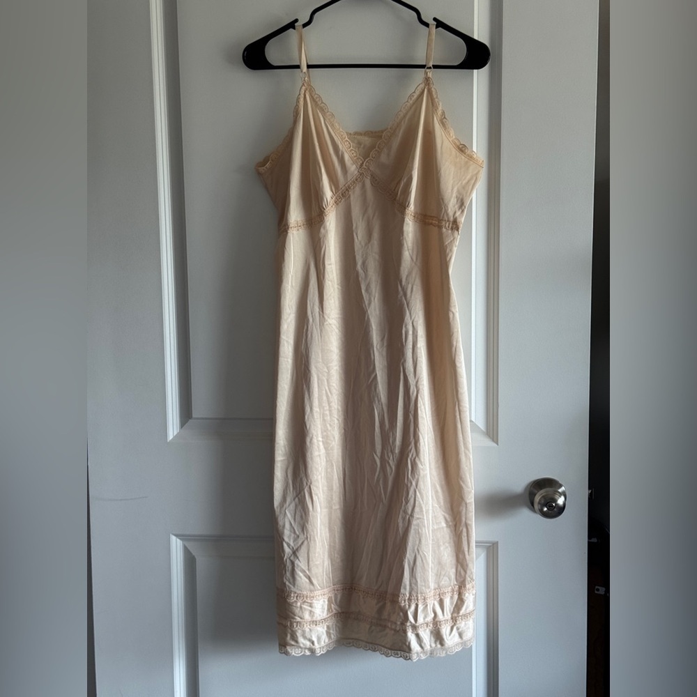 Vintage Sears Cream‎ Lace Trim Chemise